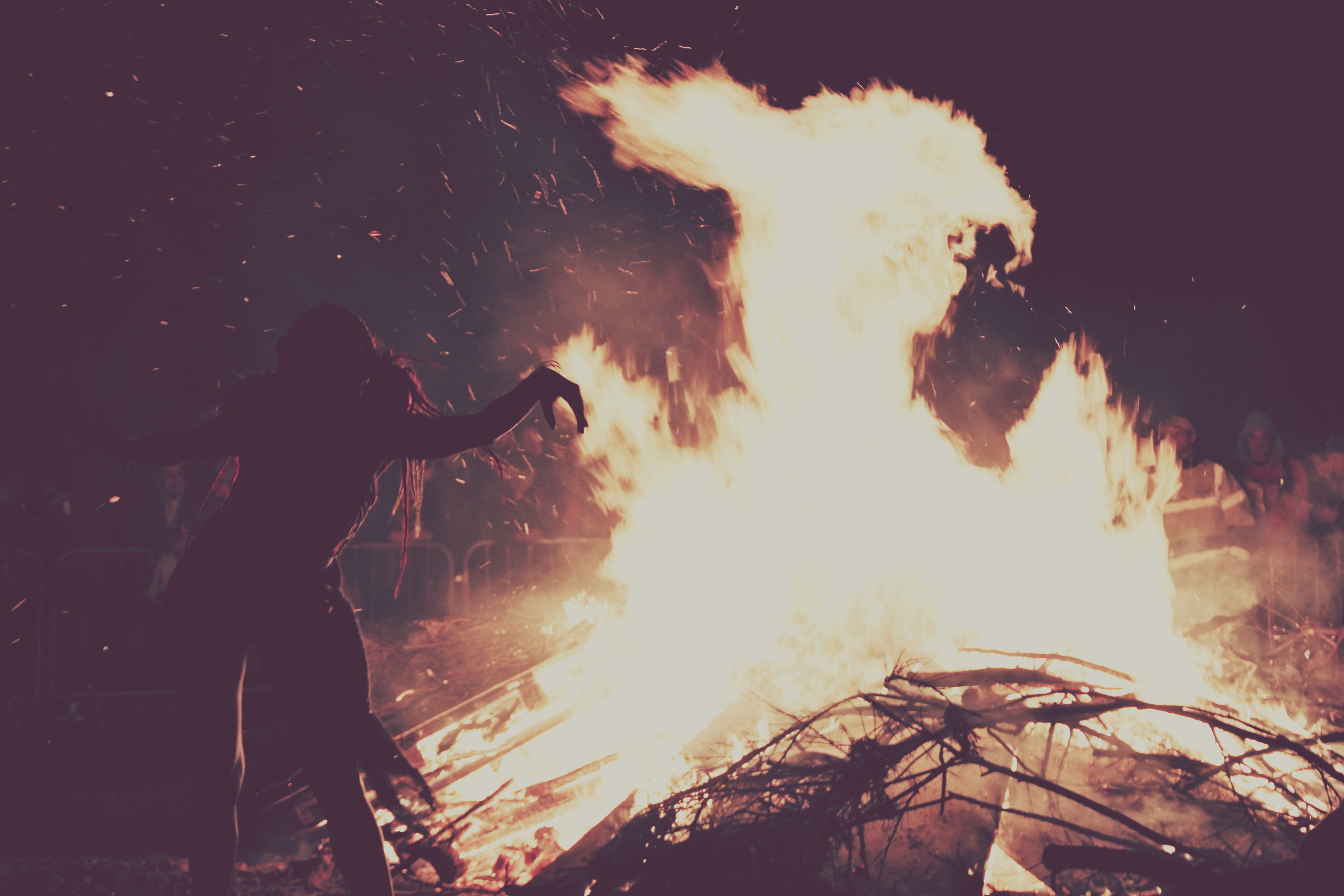 Edinburgh_Beltane_Fire_Festival_2012_-_Bonfire