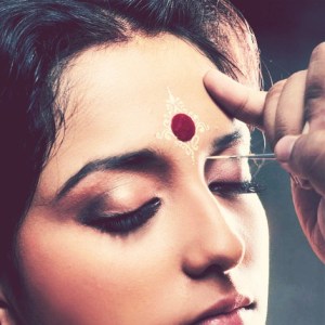 5-reason-why-indian-women-wear-bindi-4-42580-img-4