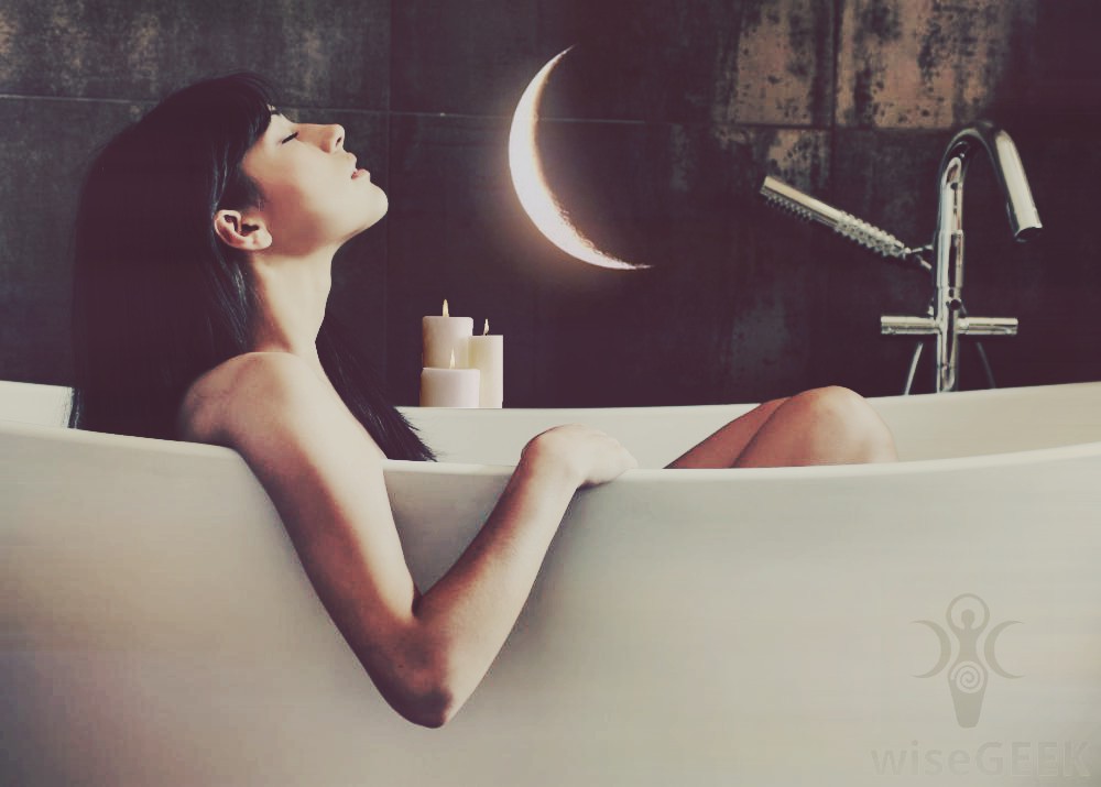 woman-in-bathtub